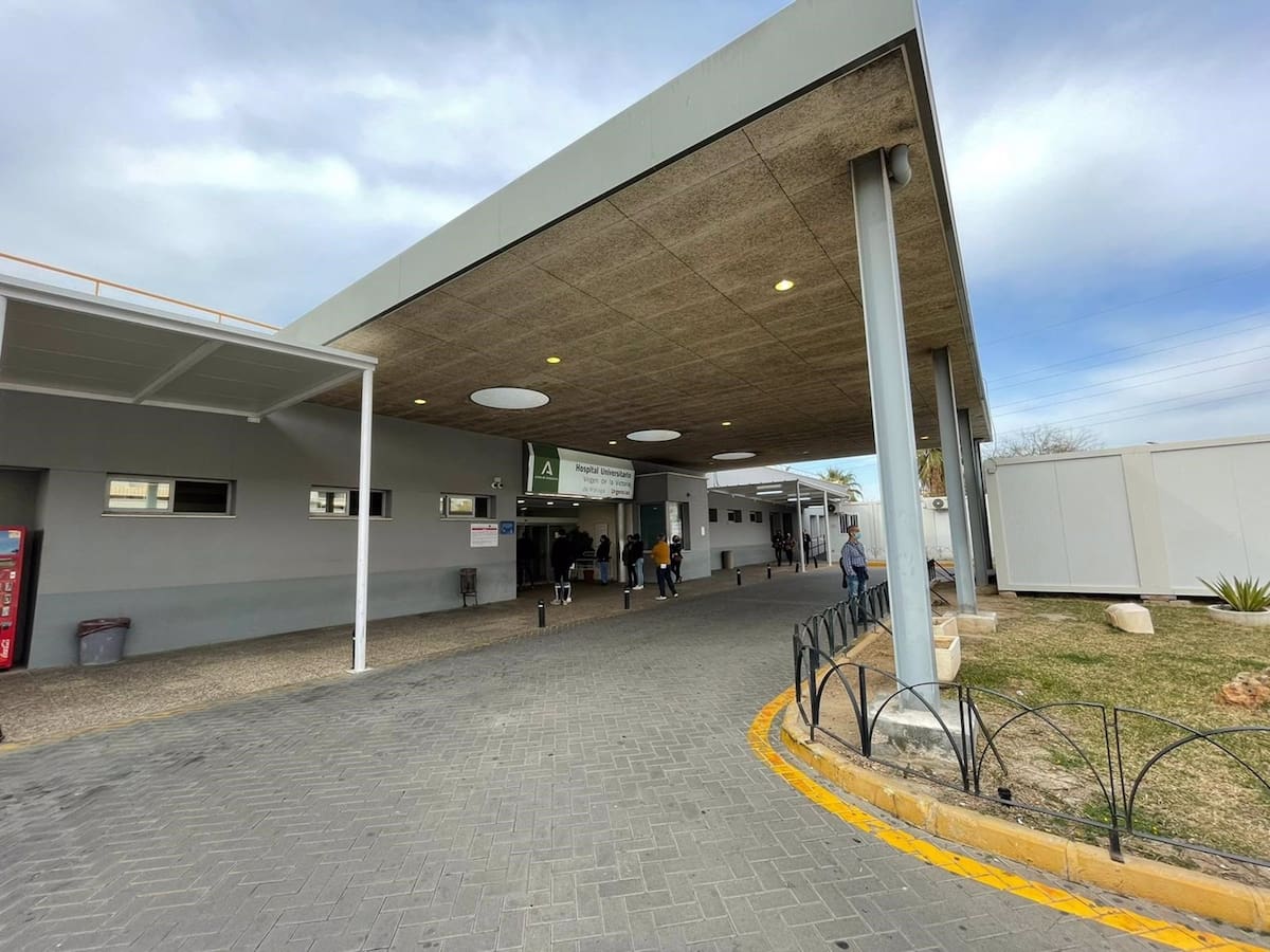 Espera en Urgencias de un hospital de Málaga: casi tres horas para ser atendido por médico y especialista, con pruebas