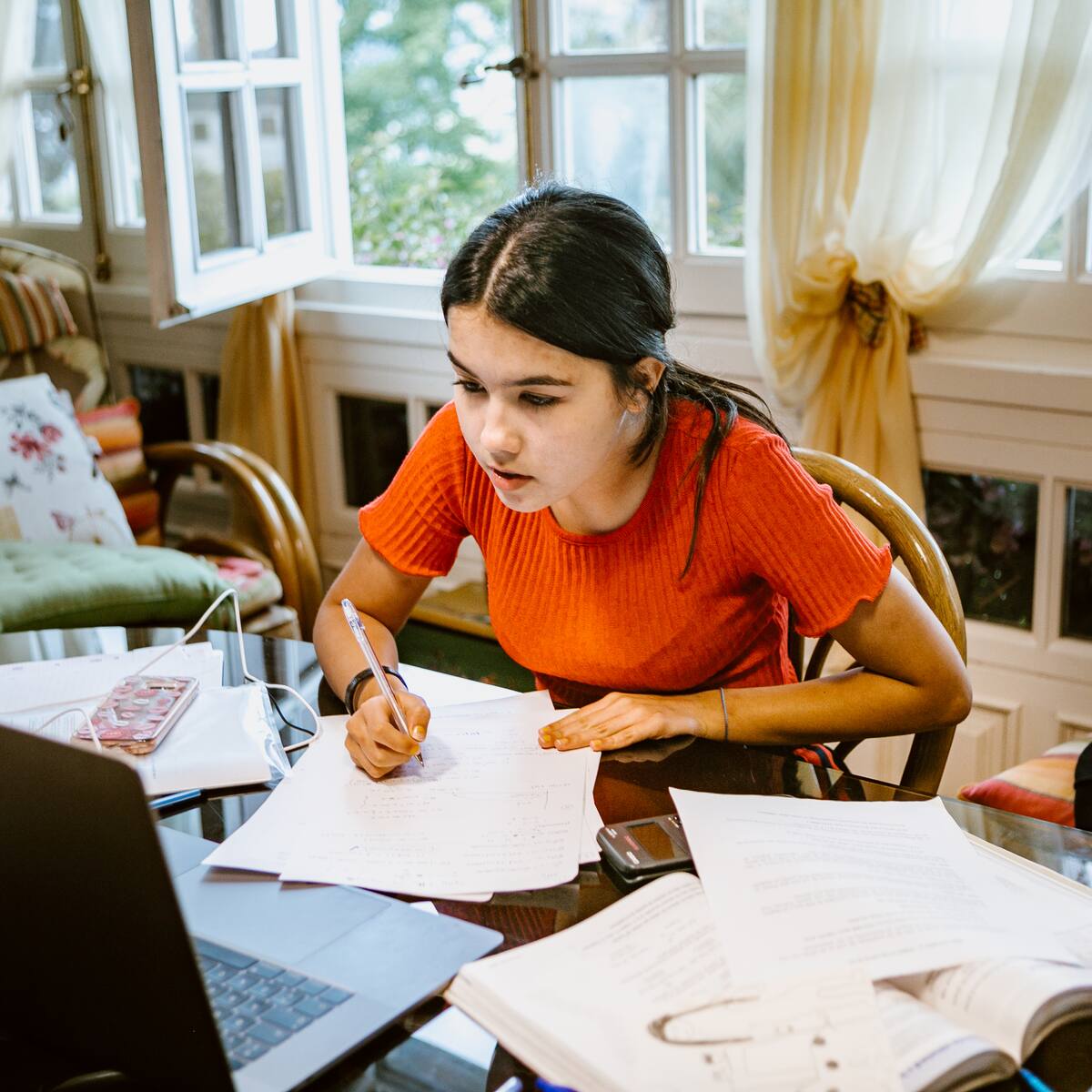 Si eres estudiante universitario y buscas trabajo, cuidado con la ciberestafa de la oferta de empleo
