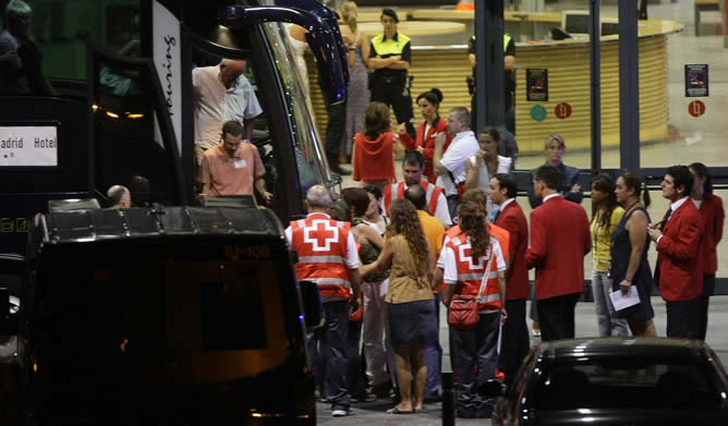 Llegada de los familiares de las víctimas del accidente en Barajas a IFEMA