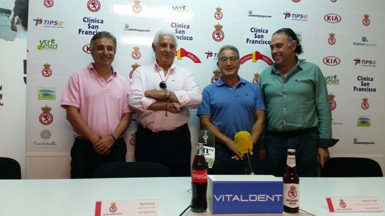 Juan Luis Díez, Raúl Álvarez, Manuel Ovalle y Felipe Llamazares, duranye la presentación del homenaje