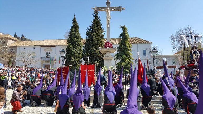 Adoración de la cruz a las tres de la tarde en el Campo del Principe