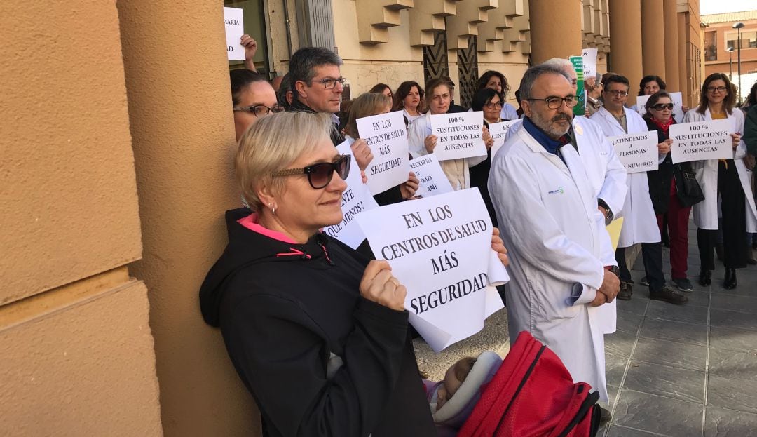 Nuevo paros de 10 minutos a las puertas del centro de salud de Valdepeñas (Ciudad Real) 