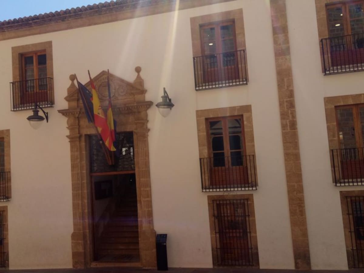 Convocado el pleno por el caso del restaurante del II Montañar en Xàbia