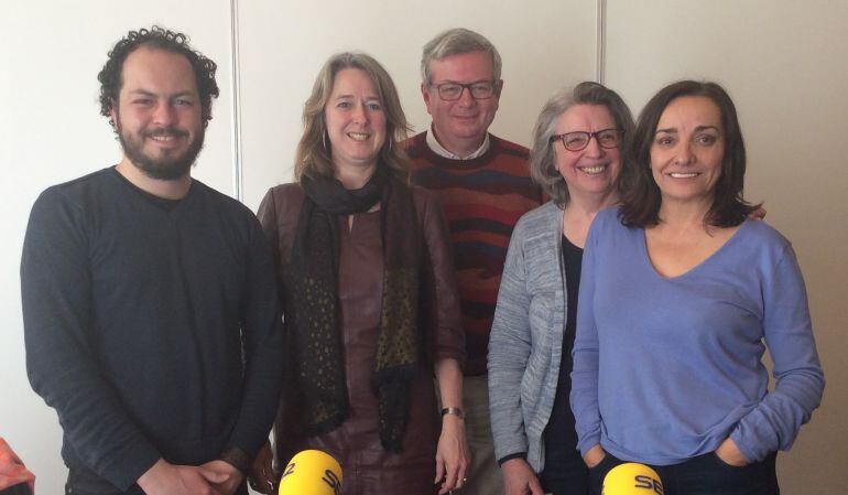 Garan Hobellink, Anita Van Wijnbergen, Gert Groot, Ingrid de Vries tras el programa en Amsterdam