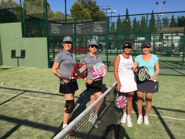 Jugadoras que participan en el Torneo de Pádel Cadimar