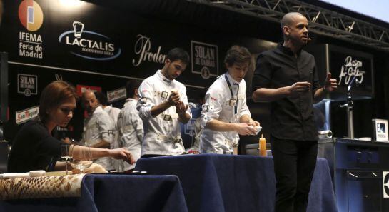 El cocinero David Muñoz, durante la ponencia &#039;Sabor?????=Vino y Coctelería&#039;