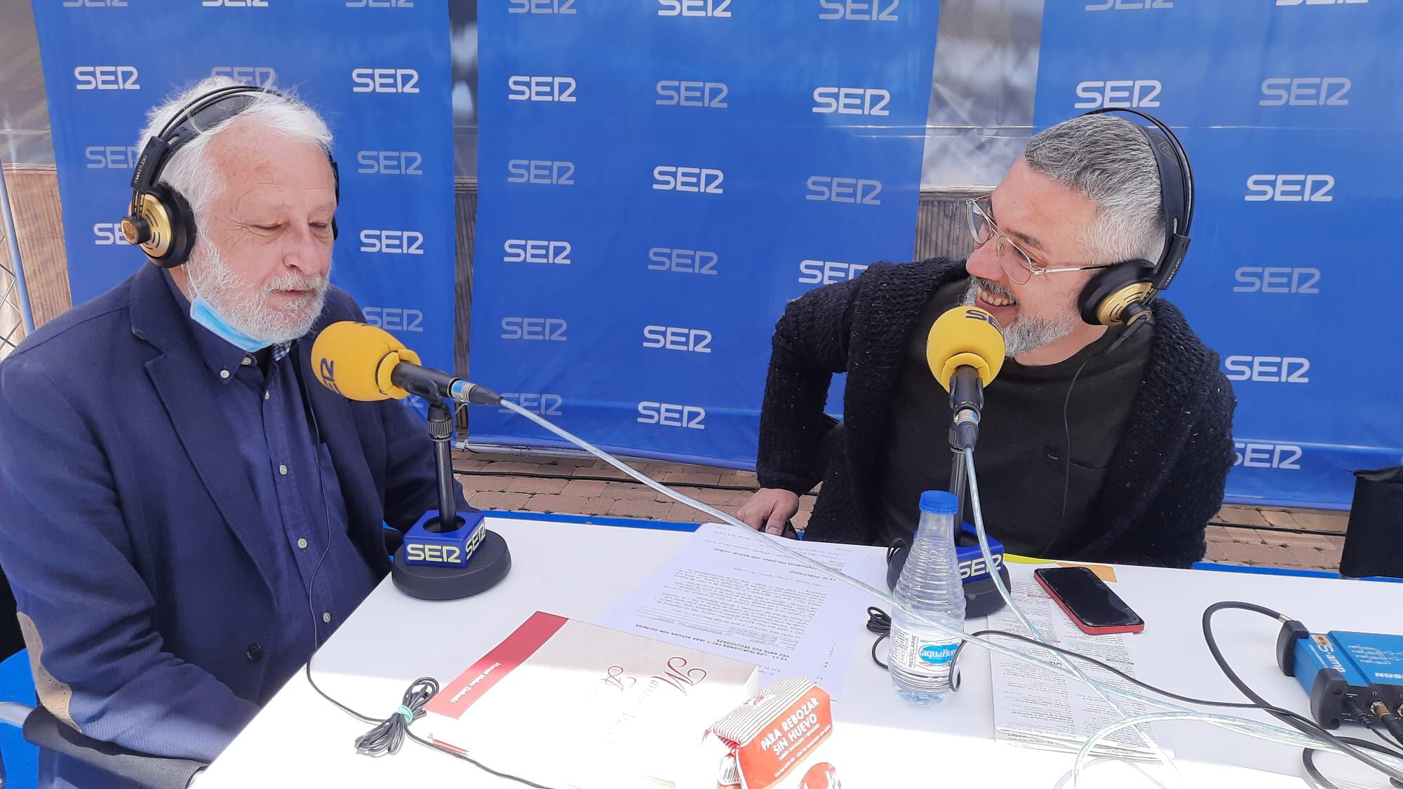 Manuel Muñoz Zielinski y Paco Sánchez en un momento de Hoy por hoy Murcia desde la barraca El Limonar