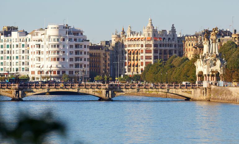 Vista del barrio donostiarra de Gros.