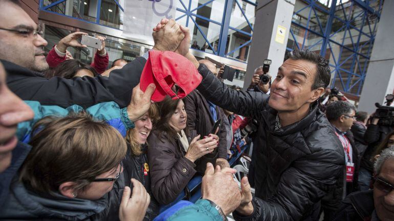 Pedro Sánchez, al inicio del acto convocado en Xirivella