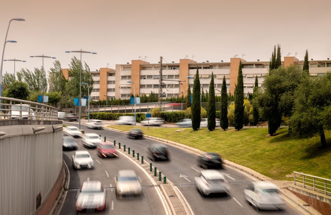 La DGT advierte sobre el efecto manada en carretera.