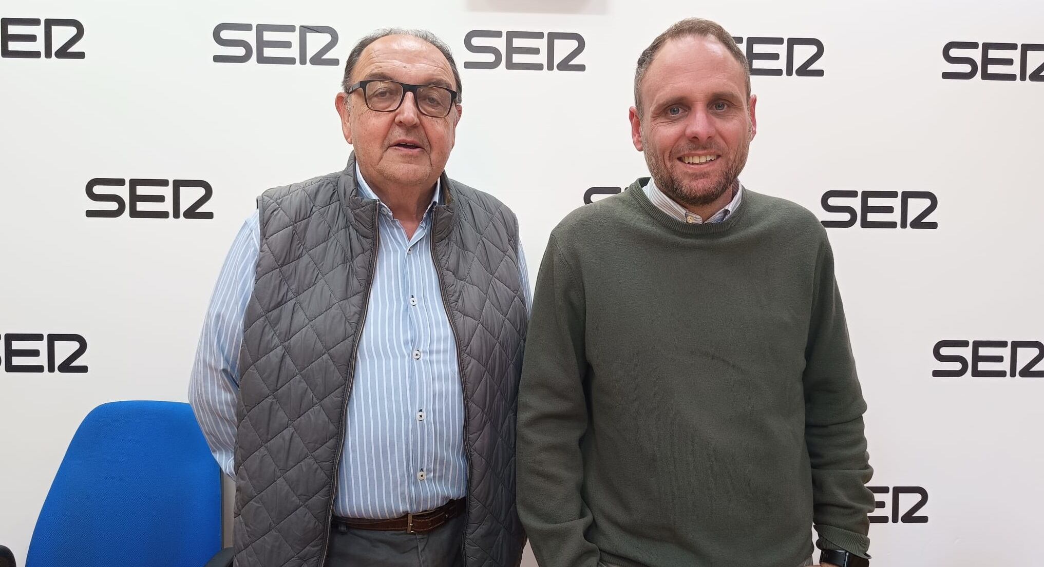 Pepe Pallarés y Jesús García en los estudios de Radio Murcia Cadena SER