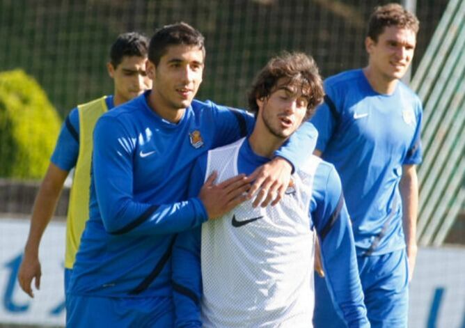 José Ángel y Javi Ros bromean durante un entrenamiento de esta temporada.