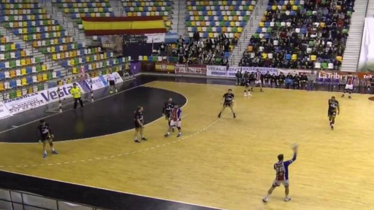 El Alarcos sigue segundo tras ganar a Agustinos Alicante en el Quijote Arena
