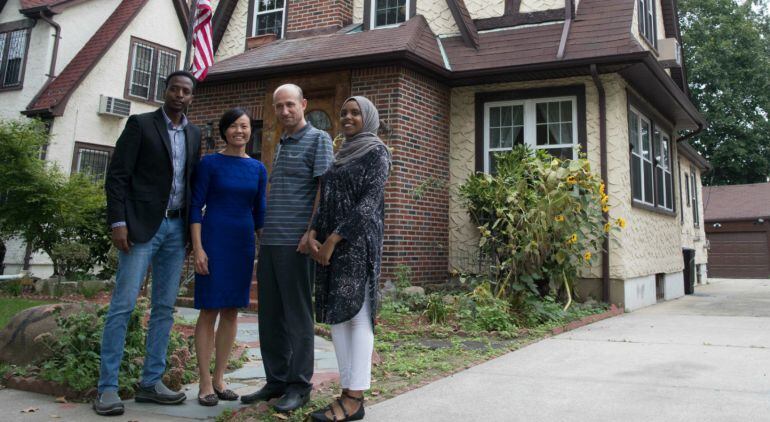 Los cuatro refugiados que han alquilado la casa de Donald Trump.