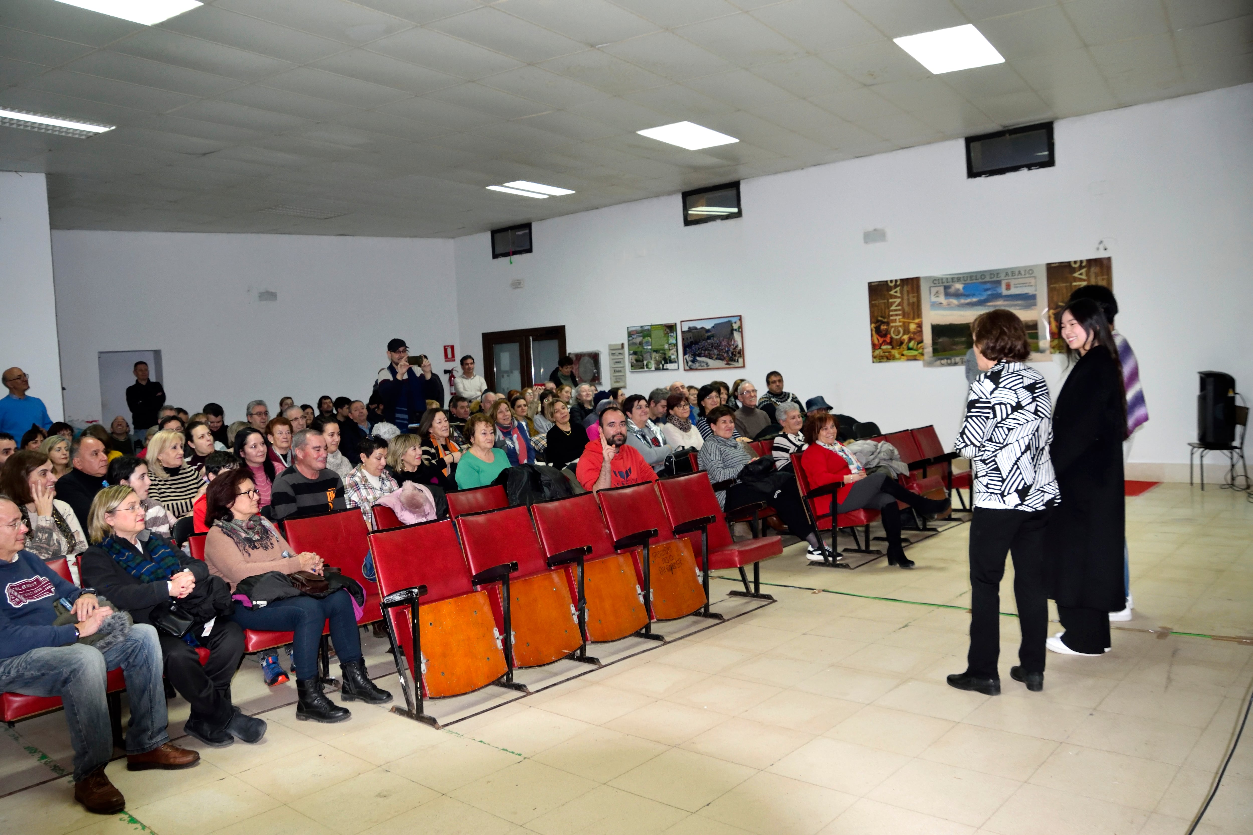 Pueblo Cilleruelo de Abajo de Burgos con los protagonistas de Chinas en &#039;Collalba&#039;