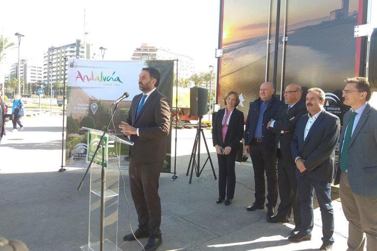 La imagen de Almería irá a Europa en camión.