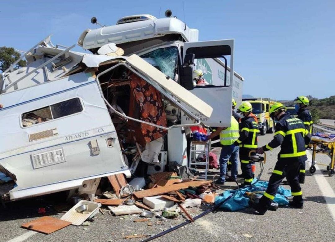 Bomberos del consorcio de Cádiz intervienen tras el accidente