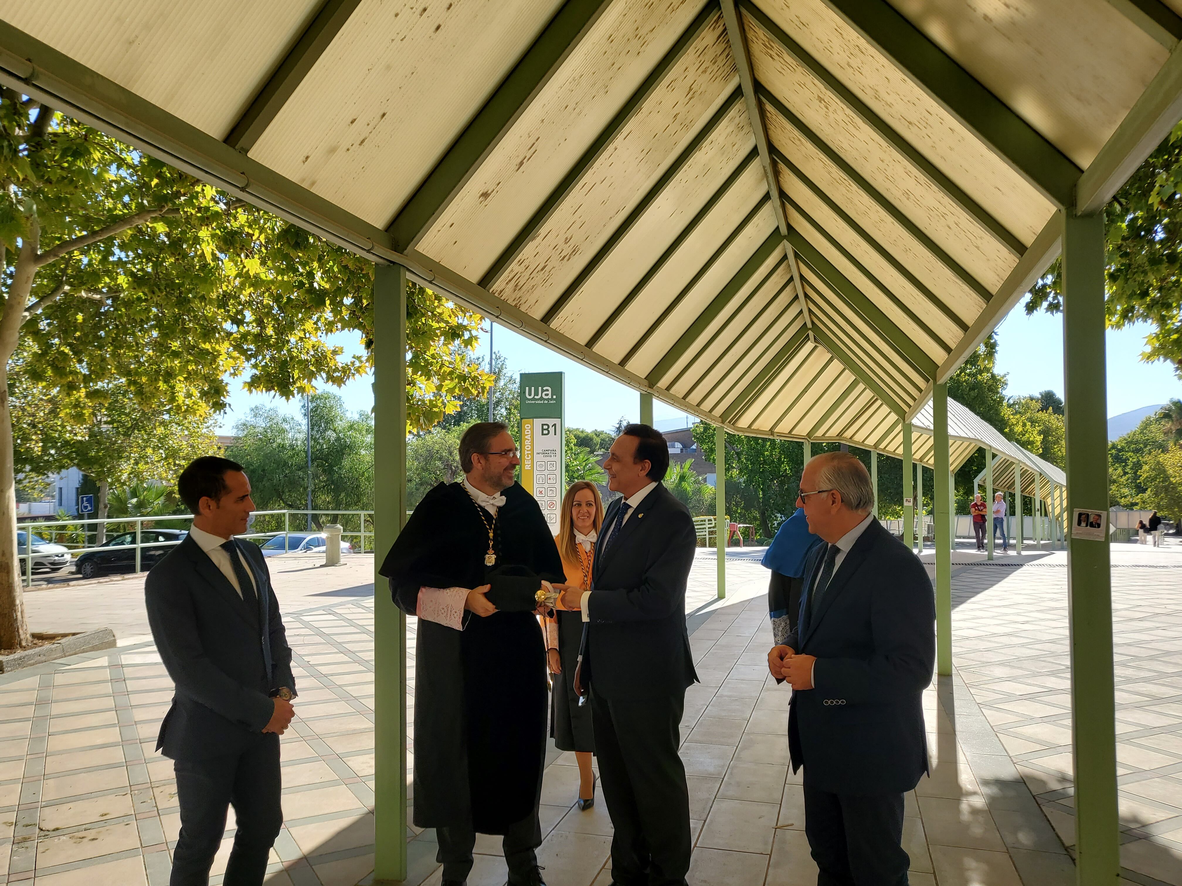Visita del consejero de Universidades a la UJA en el inicio del curso.