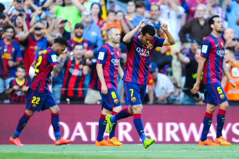 Pedro Rodríguez celebra su gol de chilena ante la Real