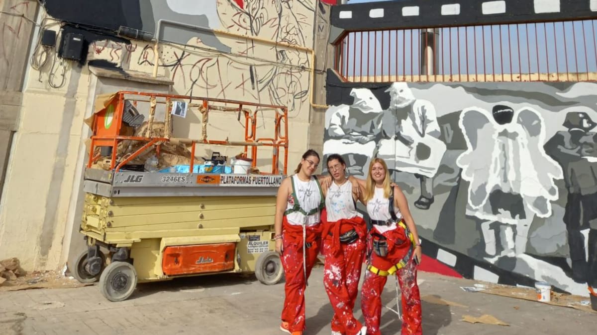 La figura de Cristina García Rodero llena de arte urbano el Sánchez Menor de Puertollano