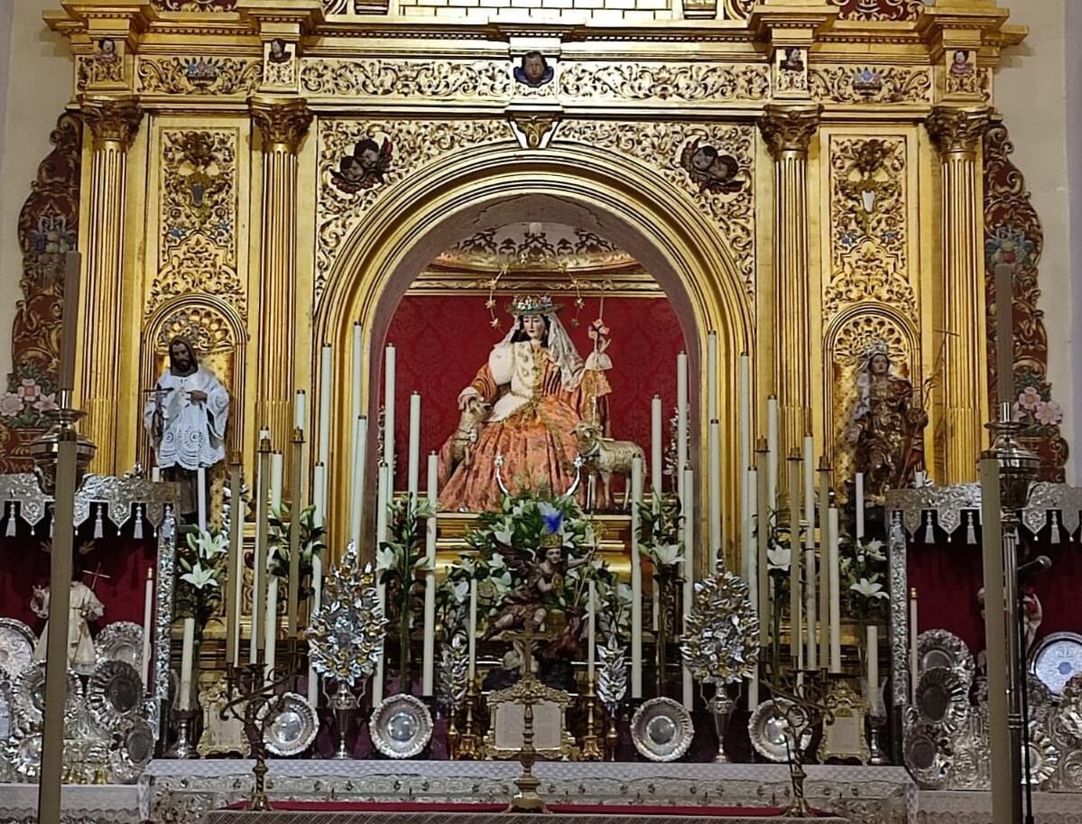 La Divina Pastora de Santa Marina en su capilla de la calle Amparo