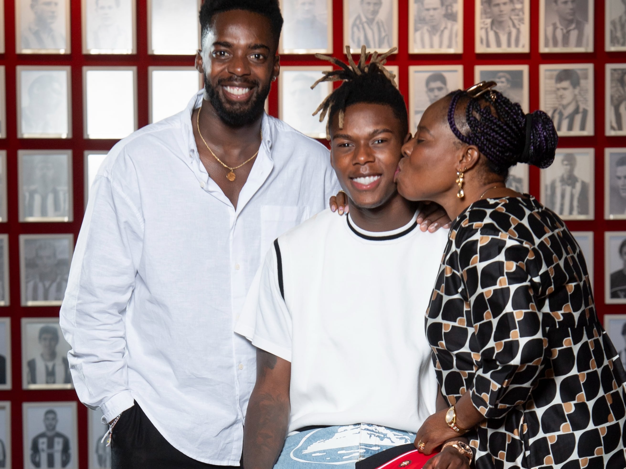 La foto de familia de los Williams tras la renovación del contrato hasta 2035