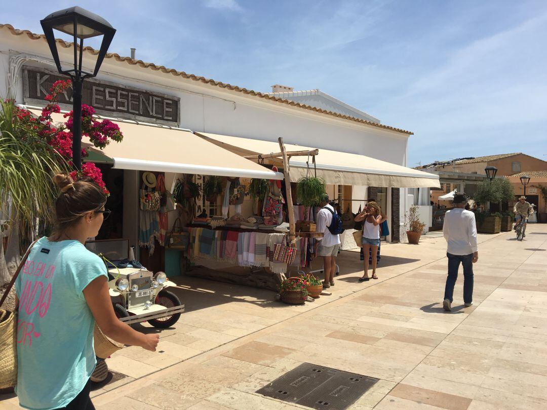 Imagen de archivo de tiendas en Formentera