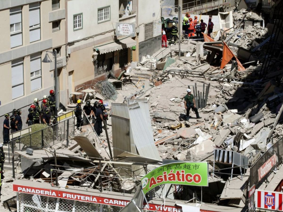 El derrumbe del edificio de Los Cristianos cumple diez años envuelto en una lucha judicial eterna de los familiares fallecidos