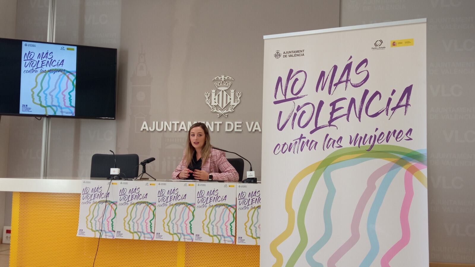 Rocío Gil, concejala de Igualdad, presenta la campaña del Día Internacional de la Eliminación de la Violencia contra las mujeres en València