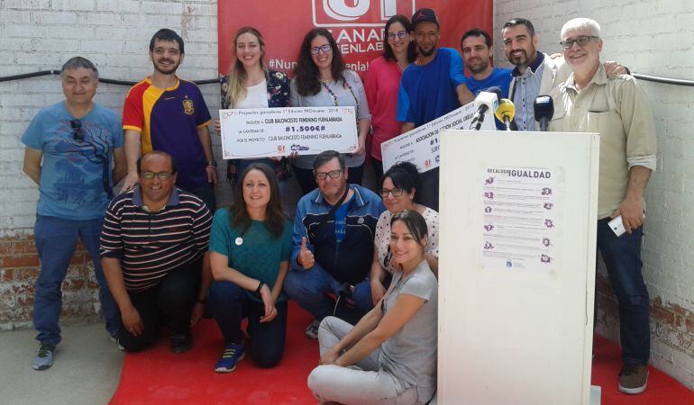 Los premiados en los premios PROmueve de Ganar Fuenlabrada son la Asociación Libélula y el Club Baloncesto Femenino Fuenlabrada.