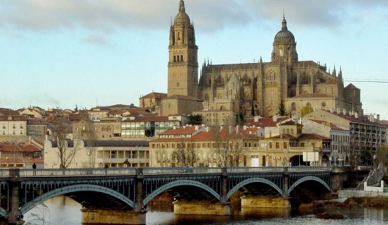 Panorámica de Salamanca desde la ribera del Tormes