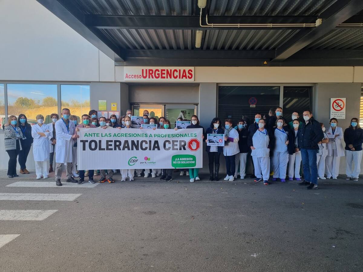 El sindicato CSIF se concentra para rechazar la última agresión a un sanitario en la Serranía de Ronda