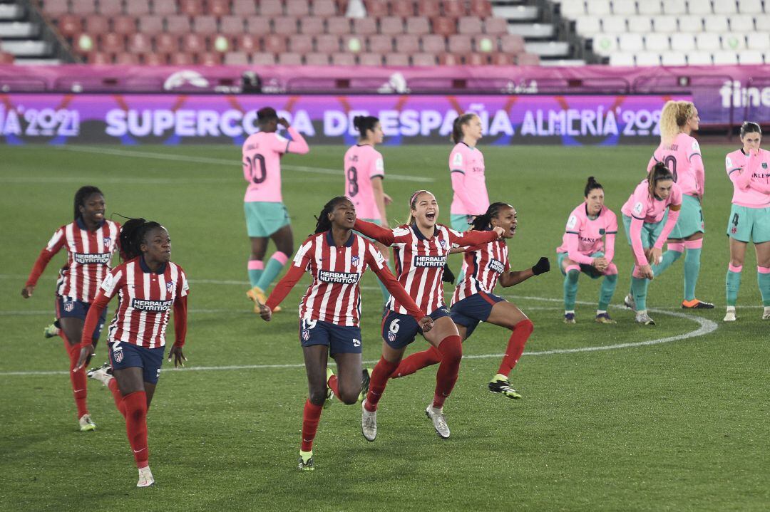 Celebración del Atlético y decepción del conjunto azulgrana.