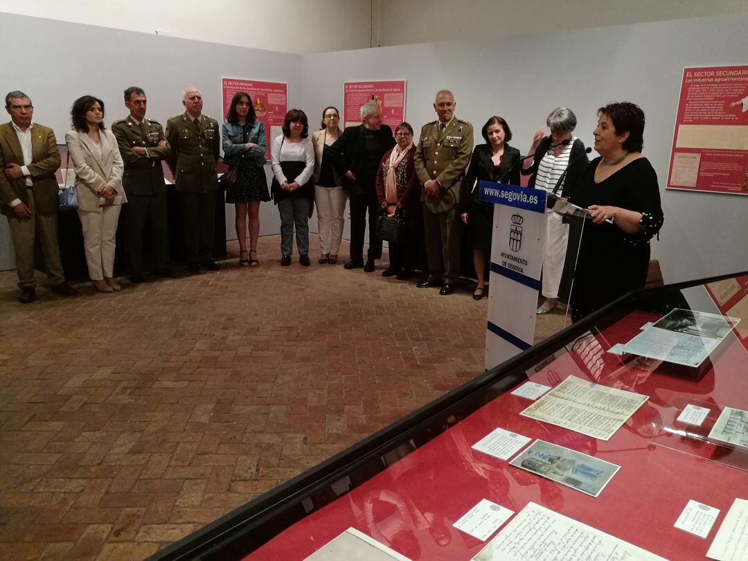 Responsables de los archivos de Segovia durante la inauguración de la exposición en la Alhóndiga