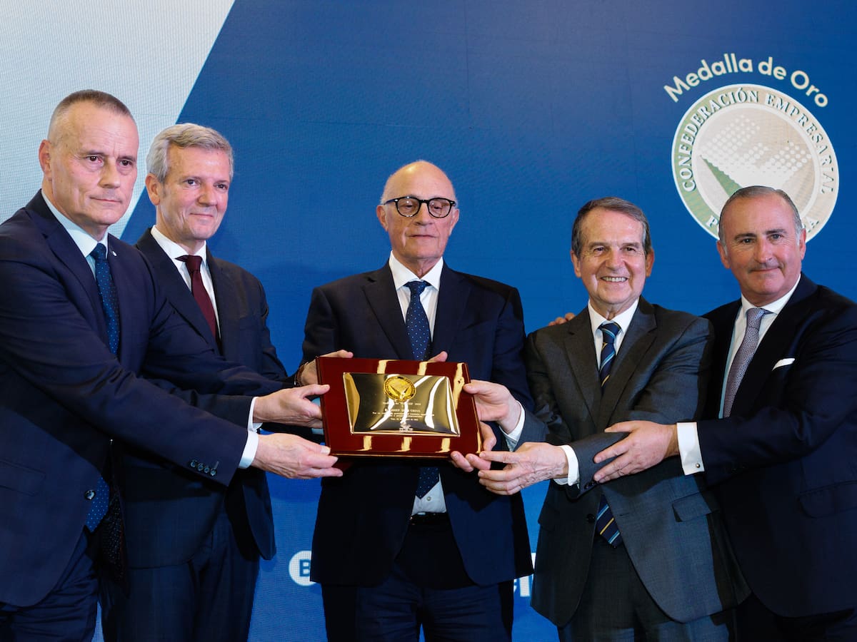 La CEP entrega su Medalla de Oro a Josep Oliu