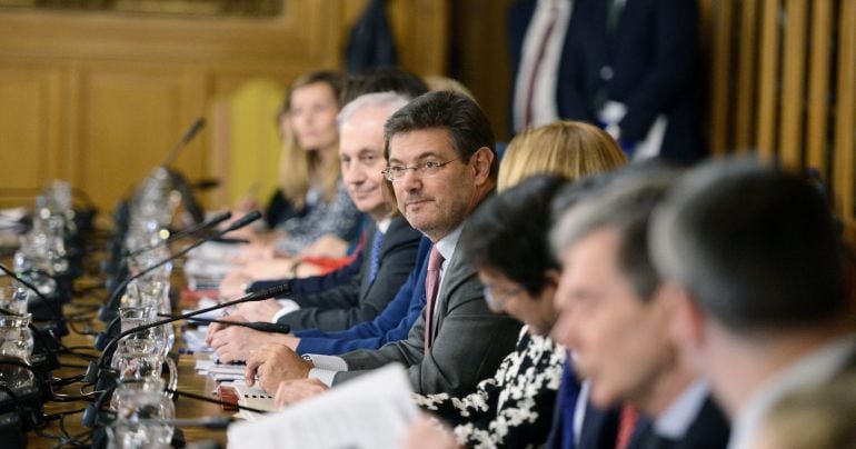 El ministro de Justicia, Rafael Catalá (c), preside la Conferencia Sectorial con los consejeros de Justicia 