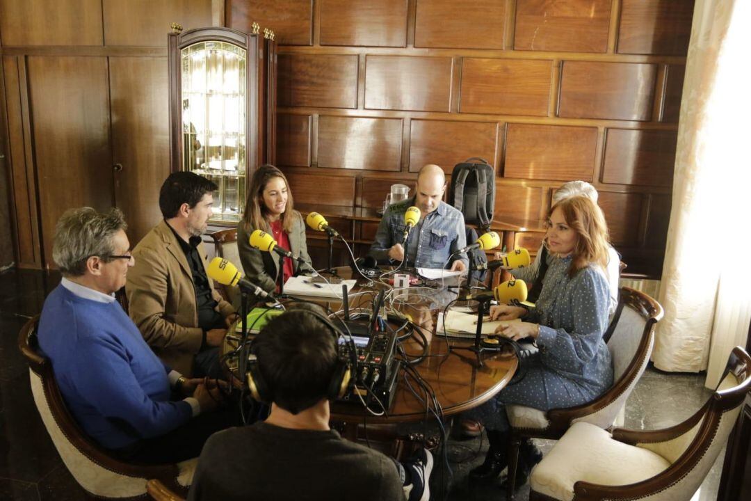 Emisión de Plaza Pública, en Hoy por Hoy Zaragoza, desde el Ayuntamiento (cedida)