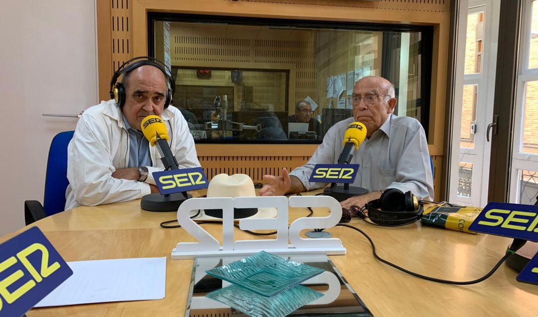 Juan Ramón Calero y José Ignacio Gras en los estudios de Radio Murcia.