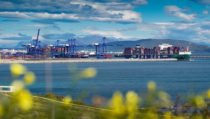 Un barco en el puerto de Algeciras