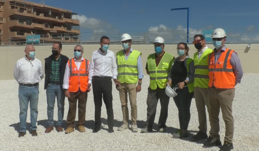 Carlos González, Héctor Díez y personal responsable de las obras