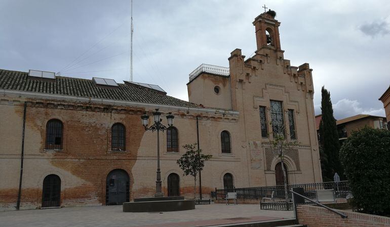 Las obras de rehabilitación comprenden la iglesia y el convento de la Sagrada Familia.