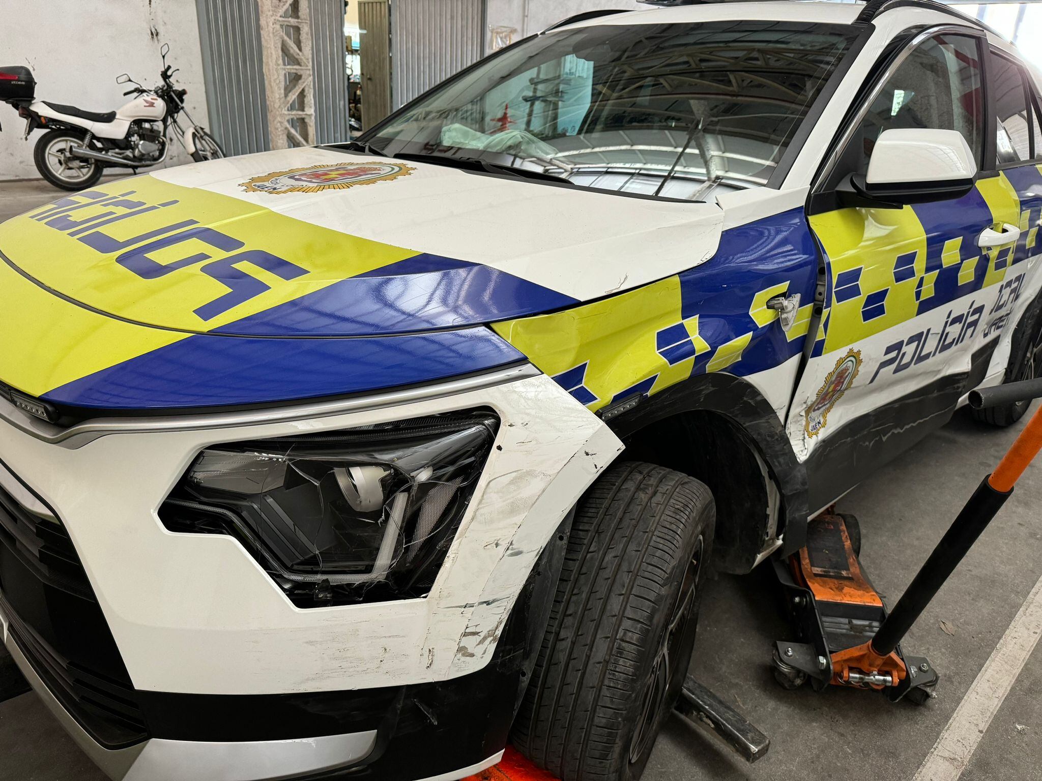 Coche de la Policía Local accidentado.