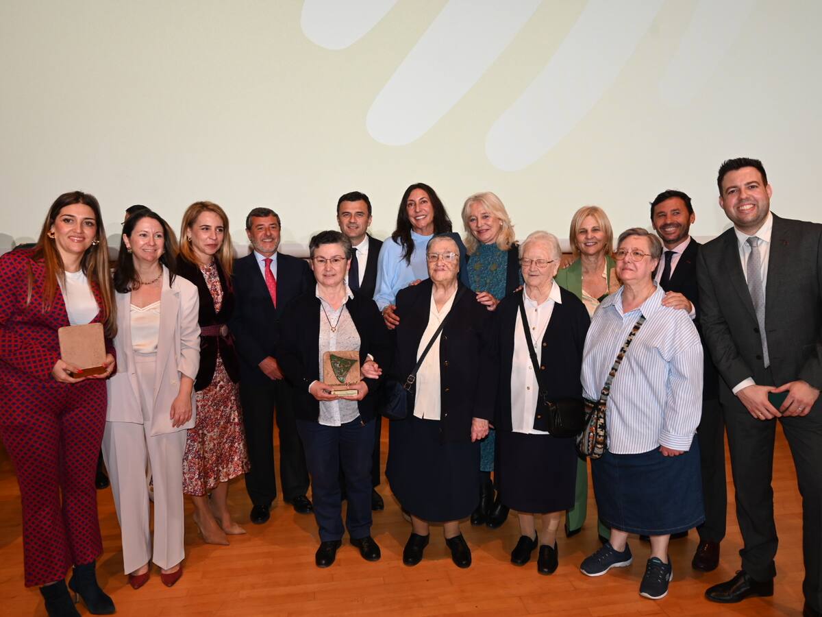 El Ayuntamiento de Jerez recibe el Premio a las buenas prácticas en la Investigación e Innovación en los Servicios Sociales de Andalucía