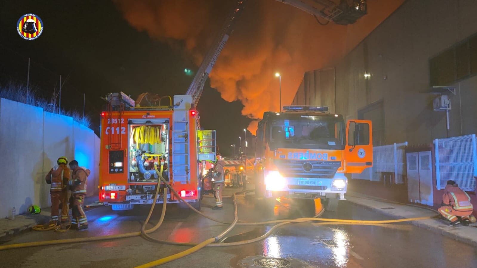 Incendi a una fàbrica de borra a Aielo de Malferit