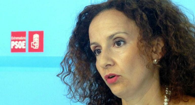 La diputada cacereña Pilar Lucio finalmente se abstuvo