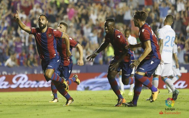 Ivi marca ante el Deportivo de La Coruña