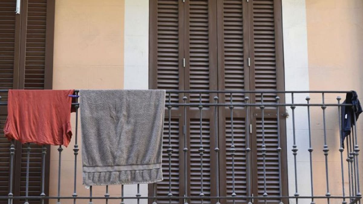 La mesa de diálogo sobre los pisos turísticos de A Coruña pedirá a la Xunta el cambio de uso a terciario