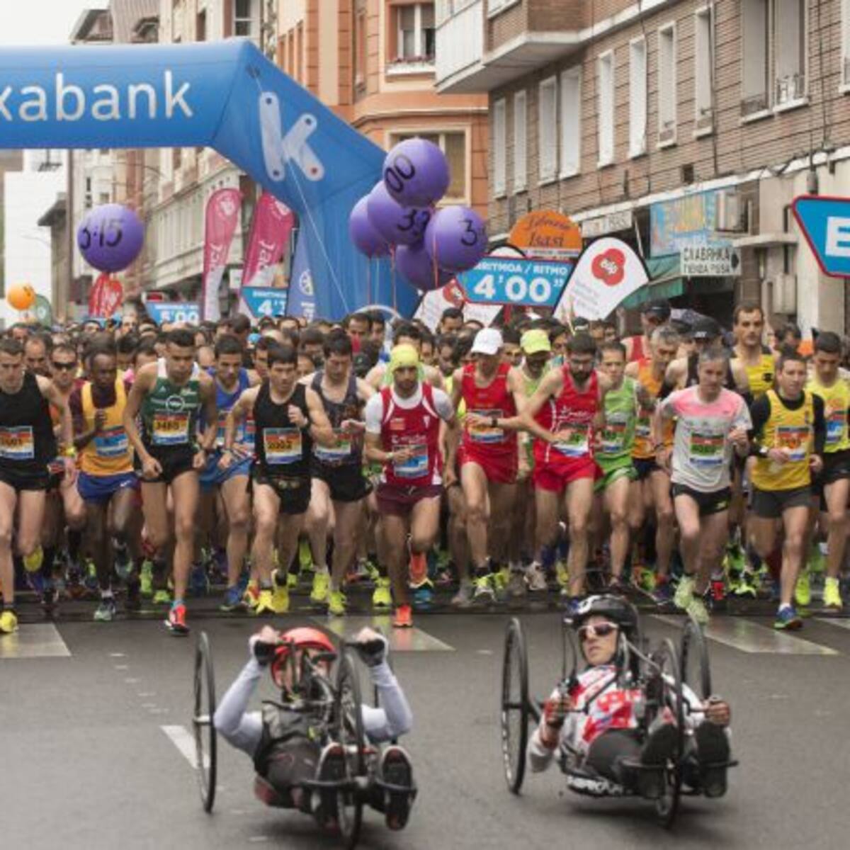 El atleta keniata Stephen Kiplimo se impone en el Maratón Martín Fiz