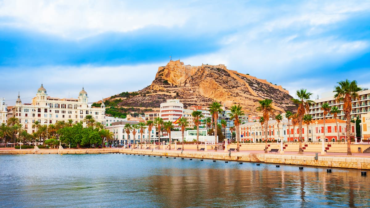 Entrevista a Luis Castillo, presidente de los hoteleros y apartamentos turísticos de la ciudad, en Hoy por Hoy Alicante (07-07-2025)