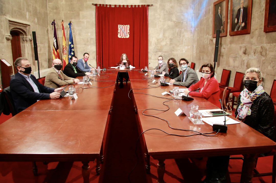 Reunión de la Mesa de Diálogo Social para analizar la evolución de la pandemia